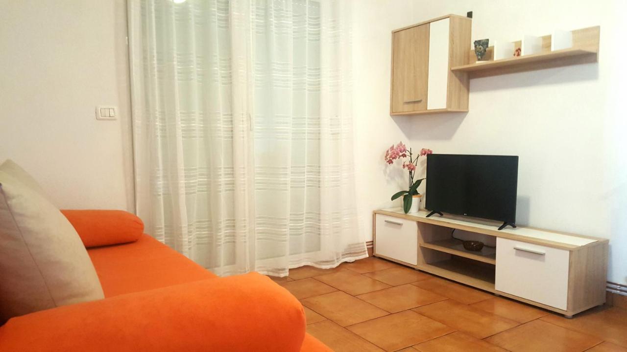 Apartmán The Orange One Novigrad Istria Exteriér fotografie
